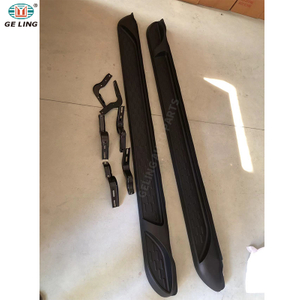 トヨタ ハイラックス Revo 2021 用ランニングボード