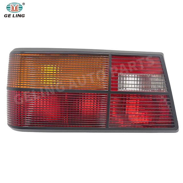 Feu arri&egrave;re 83AG13A603AB 83AG13A603AA pour Ford Akra Taunus Escort 1990 1993