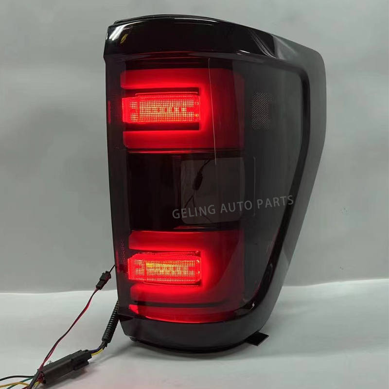 Ford F150 2021 - 2022 İ&ccedil;in F&uuml;me LED Arka Lamba
