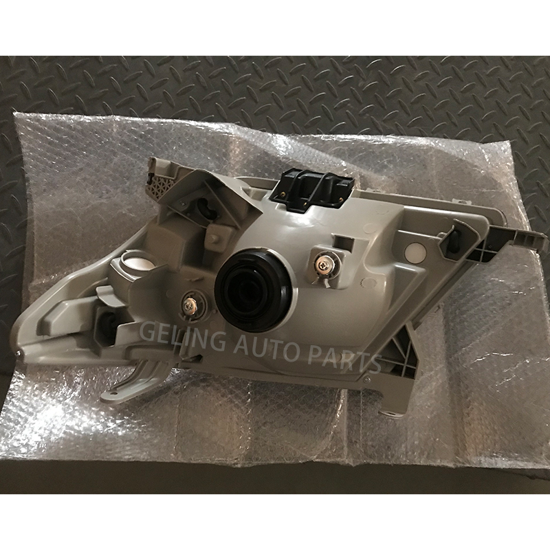 Фара 811050K010 для Toyota Hilux Vigo 2004-2008 гг.