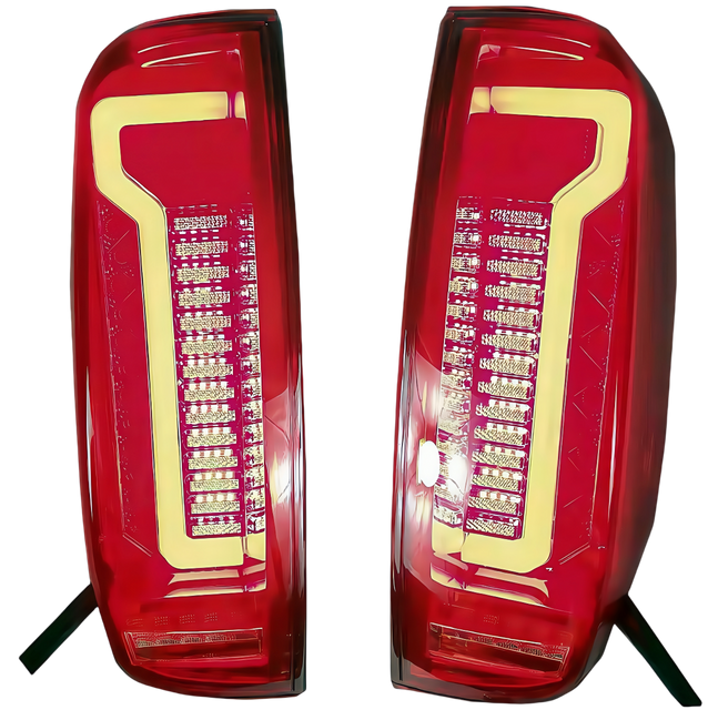 Feu arri&egrave;re LED &agrave; lentille rouge pour Nissan Navara D40 2005 Pickup