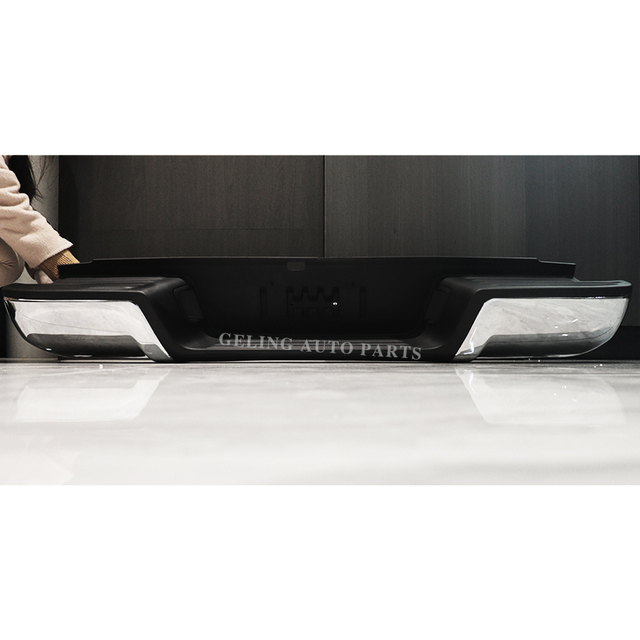 P&aacute;ra-choques traseiro cromado para Ford Ranger T7 2014-2017