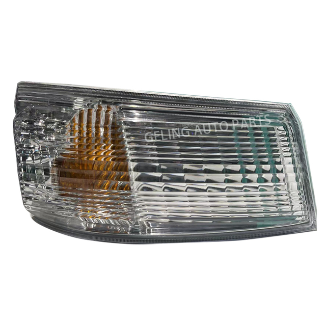 いすゞ 700p 2022 用コーナーランプ