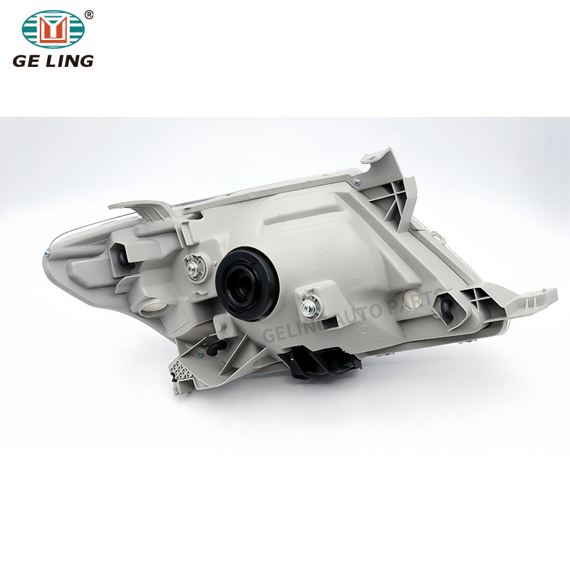 Toyota Vigo 2004-2008 i&ccedil;in Manuel Kafa Lambası Far 811300K190