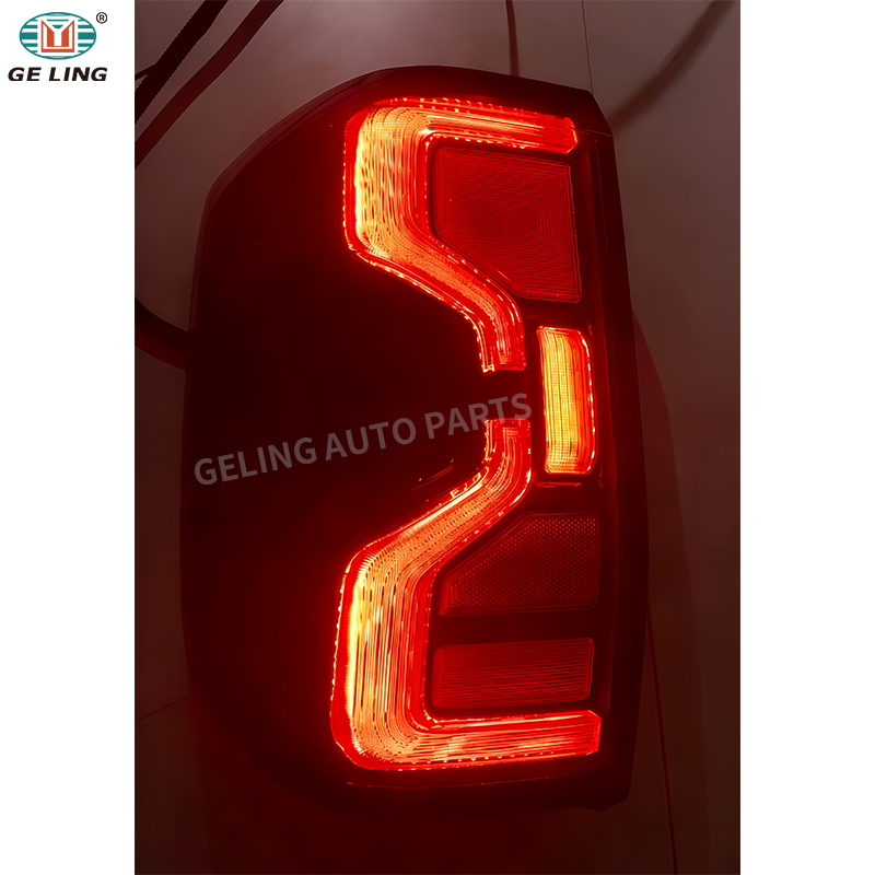  ไฟท้าย LED ระดับสูงสีแดง ไฟท้ายสำหรับ Ford Ranger T9 2022