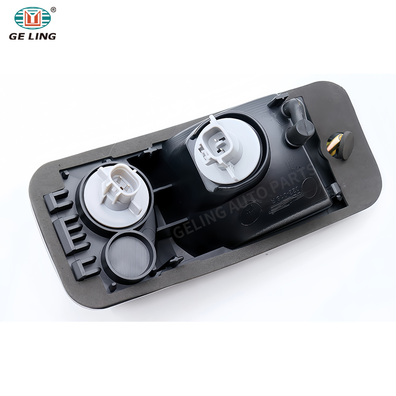 L&aacute;mpara De Puerta Larga Blanca Para Isuzu 700p Elf Npr Nqr Across